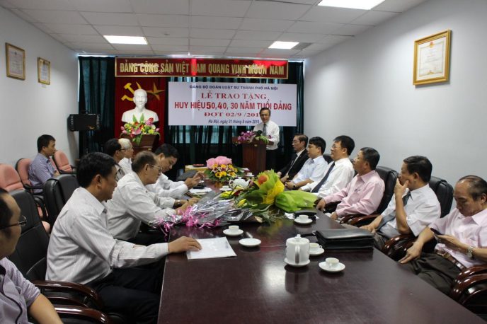 Lễ trao tặng huy hiệu Đảng đợt 02/9/2015 37 IMG 1309