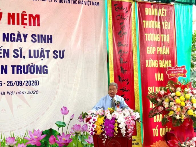 ĐOÀN LUẬT SƯ TP HÀ NỘI DỰ LỄ KỶ NIỆM 150 NĂM NGÀY SINH NHÀ BÁO, TIẾN SĨ, LUẬT SƯ PHAN VĂN TRƯỜNG 12 BB