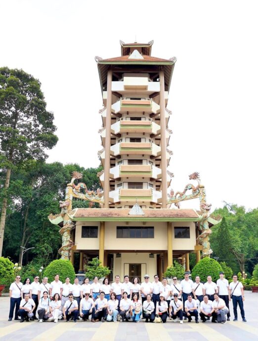 VỀ “ĐẤT THÉP THÀNH ĐỒNG”, ĐOÀN LUẬT SƯ TP HÀ NỘI TRI ÂN CÁC ANH HÙNG LIỆT SĨ 2 Cc2