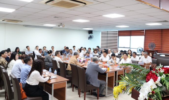 TỌA ĐÀM VỀ VAI TRÒ CỦA LUẬT SƯ, LUẬT GIA, DOANH NHÂN TRONG XÂY DỰNG NHÀ NƯỚC PHÁP QUYỀN 5 DN5 1