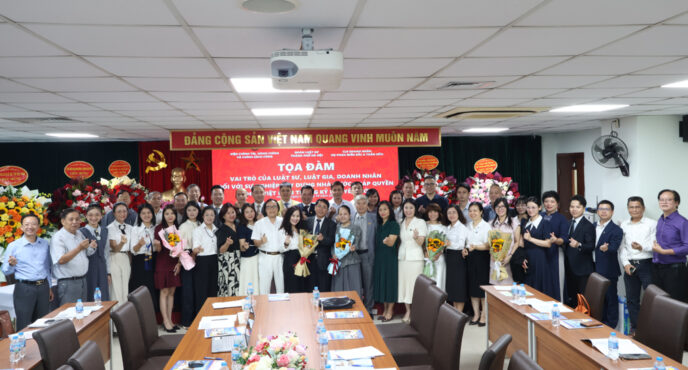TỌA ĐÀM VỀ VAI TRÒ CỦA LUẬT SƯ, LUẬT GIA, DOANH NHÂN TRONG XÂY DỰNG NHÀ NƯỚC PHÁP QUYỀN 9 DN9