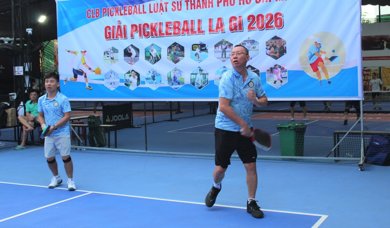 LUẬT SƯ CỦA ĐOÀN LUẬT SƯ TP. HÀ NỘI VÔ ĐỊCH GIẢI PICKLEBALL LAGI 2026. 5 LUAT SU CUA DOAN LUAT SU TP. HA NOI VO DICH GIAI PICKLEBALL LAGI 2026 04