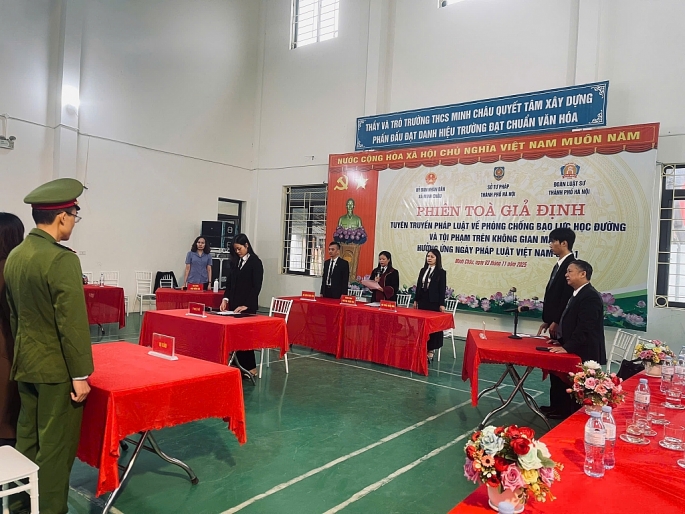 Xã Minh Châu tổ chức phiên tòa giả định hưởng ứng Ngày Pháp luật Việt Nam 4 TGpl044