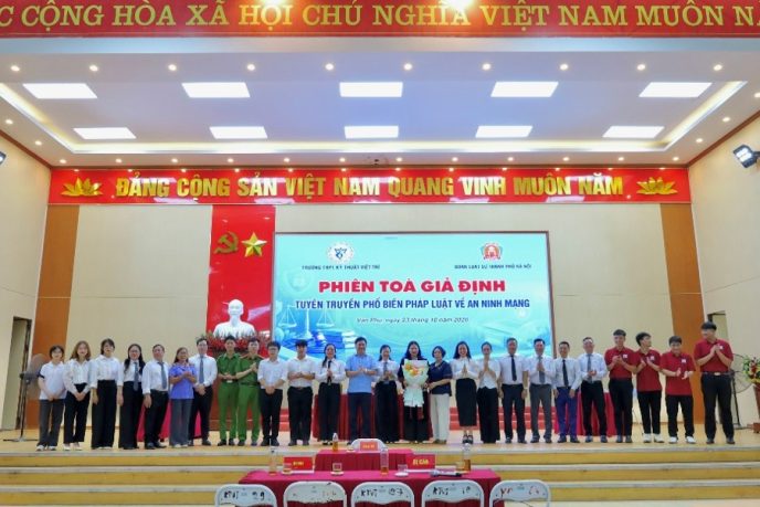 Đoàn Luật sư thành phố Hà Nội lan toả pháp luật thông qua phiên toà giả định đến học sinh THPT Kỹ thuật Việt Trì - Phú Thọ 4 TTPL4