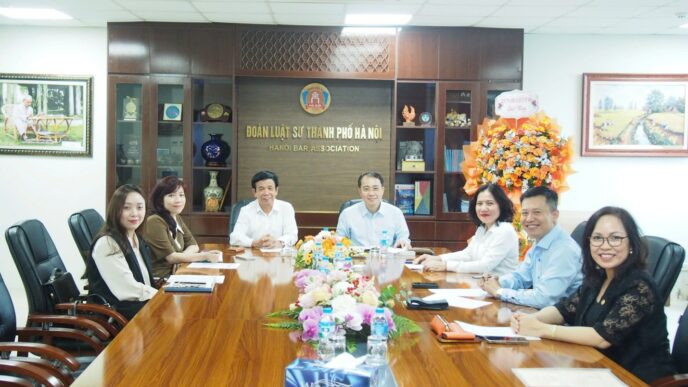 TRUNG TÂM TRỌNG TÀI QUỐC TẾ LÀM VIỆC VỚI ĐOÀN LUẬT SƯ THÀNH PHỐ HÀ NỘI 1 VIAC1 1