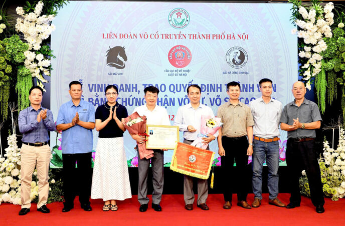 CÂU LẠC BỘ VÕ THUẬT LUẬT SƯ HÀ NỘI CHÍNH THỨC TRỞ THÀNH HỘI VIÊN LIÊN ĐOÀN VÕ CỔ TRUYỀN THÀNH PHỐ HÀ NỘI 6 clb1 3