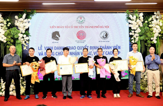 CÂU LẠC BỘ VÕ THUẬT LUẬT SƯ HÀ NỘI CHÍNH THỨC TRỞ THÀNH HỘI VIÊN LIÊN ĐOÀN VÕ CỔ TRUYỀN THÀNH PHỐ HÀ NỘI 7 clb1 4