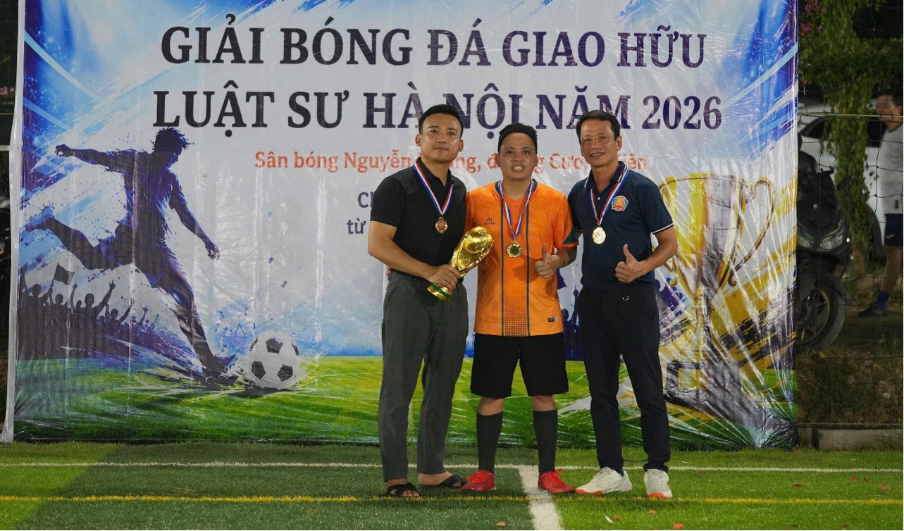 cup tu hung 1