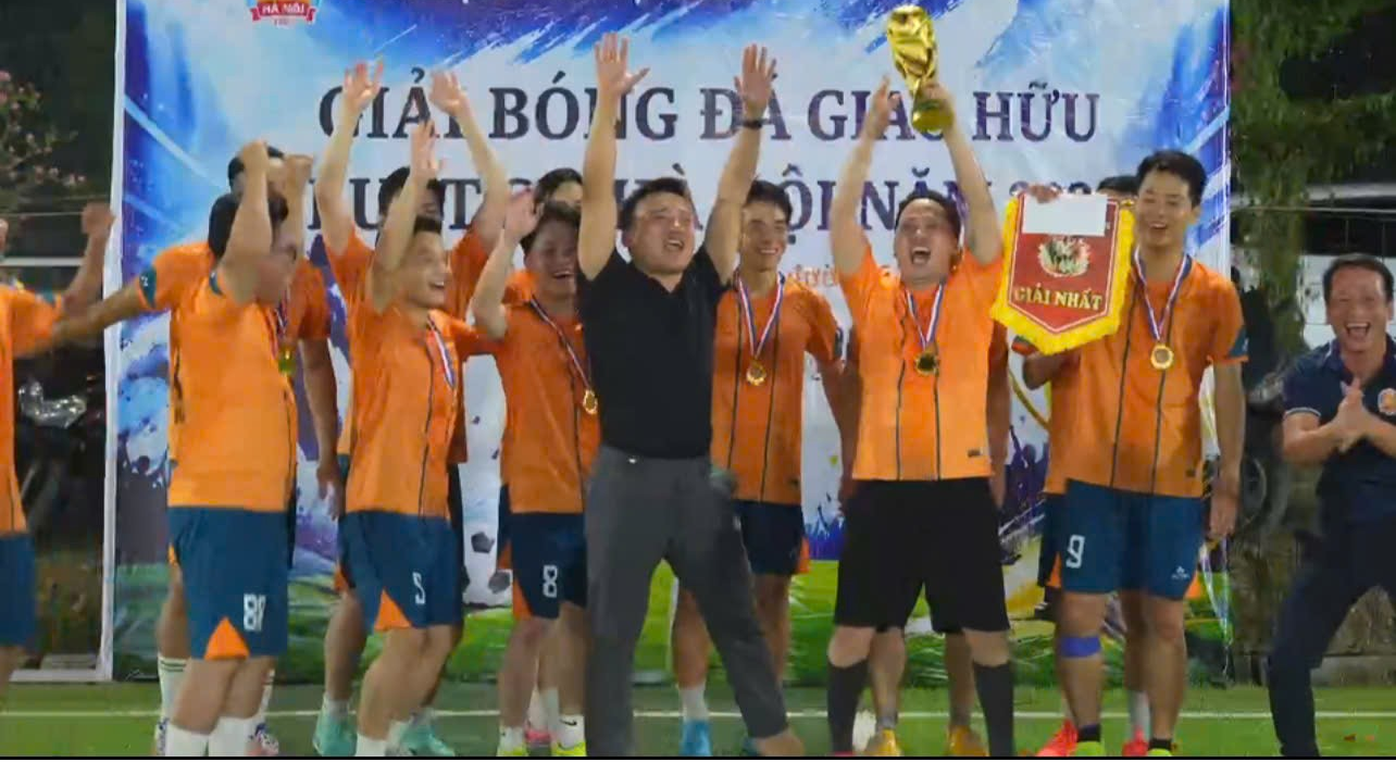 cup tu hung 2