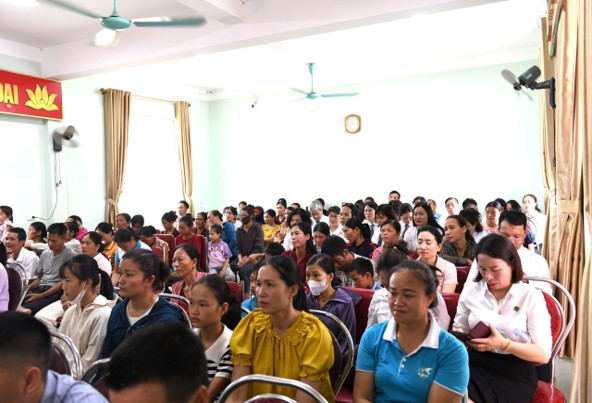 Đoàn Luật Sư Thành Phố Hà Nội tổ chức tuyên truyền pháp luật, trợ giúp pháp lý, tặng quà tại Xã Châu Tiến, Tỉnh Nghệ An 4 ls4
