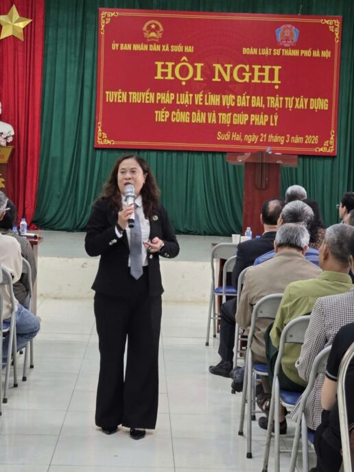 nhan vien phat bieu 768x1024 1