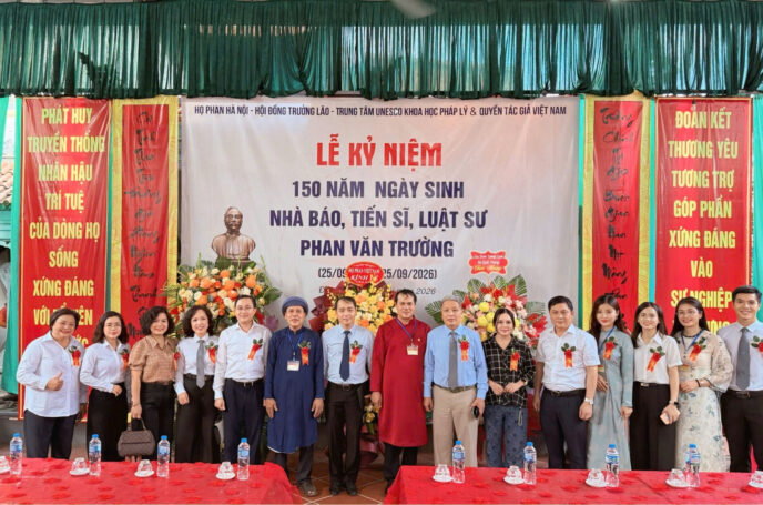 ĐOÀN LUẬT SƯ TP HÀ NỘI DỰ LỄ KỶ NIỆM 150 NĂM NGÀY SINH NHÀ BÁO, TIẾN SĨ, LUẬT SƯ PHAN VĂN TRƯỜNG 14 pvt13