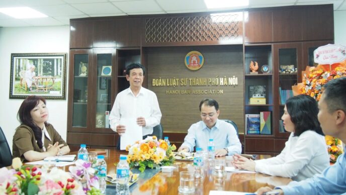 TRUNG TÂM TRỌNG TÀI QUỐC TẾ LÀM VIỆC VỚI ĐOÀN LUẬT SƯ THÀNH PHỐ HÀ NỘI 2 vIAC2 1