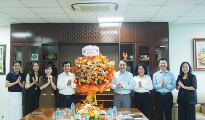 TRUNG TÂM TRỌNG TÀI QUỐC TẾ LÀM VIỆC VỚI ĐOÀN LUẬT SƯ THÀNH PHỐ HÀ NỘI 4 vIAC4 1